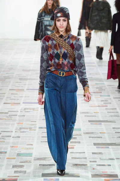 Look 63